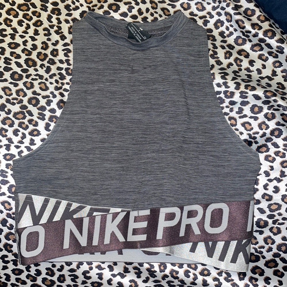 NIKE High Neck Line Sports Bra Gray Adult Small NEW
